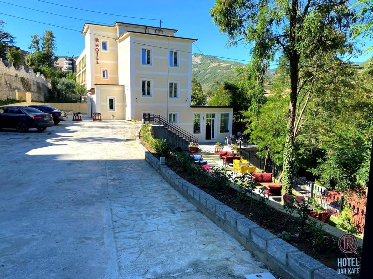 R Hotel Corovode Bagian luar foto
